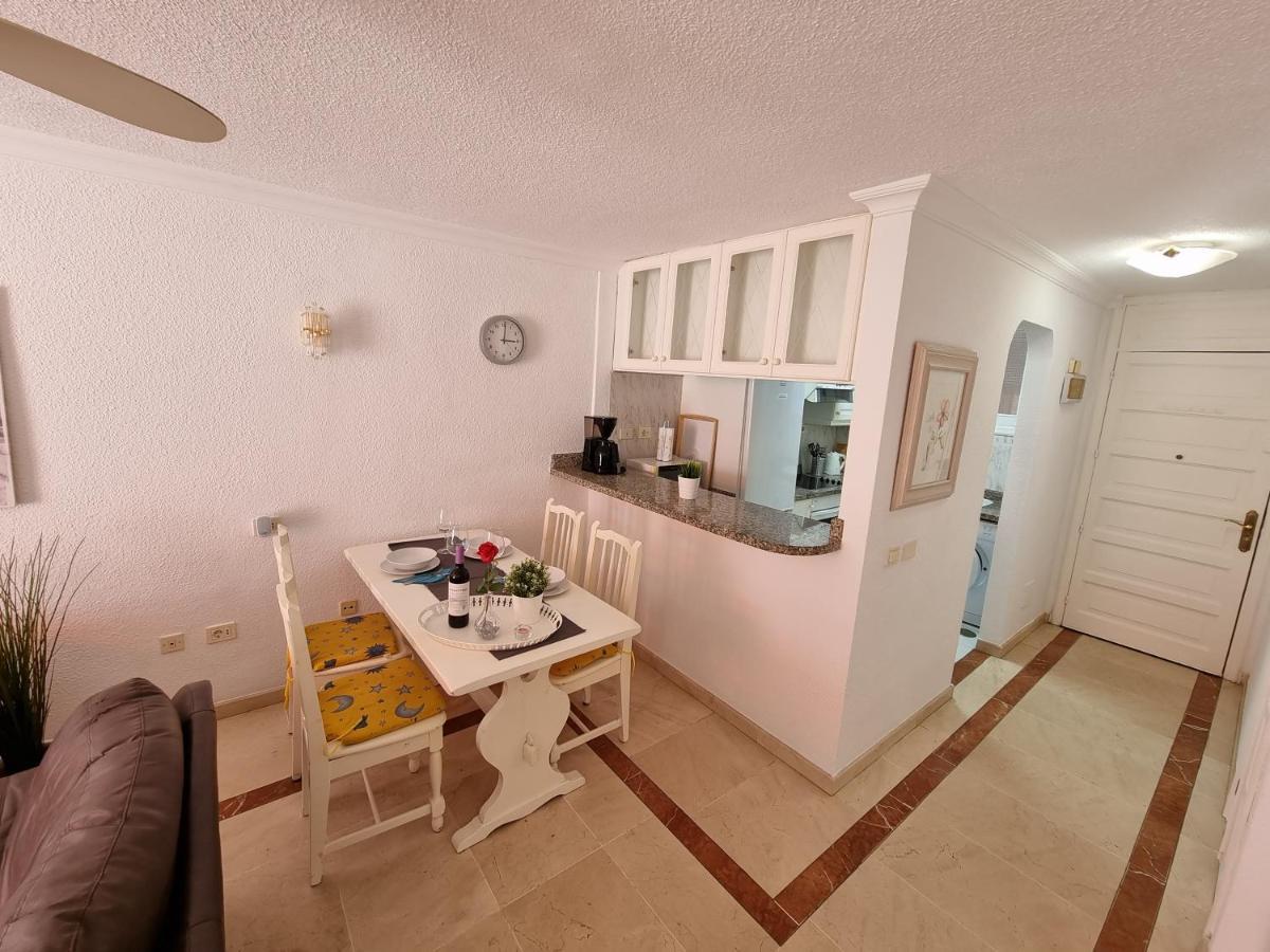 Casa Teide, Ground Floor Apartment Parque Santiago 1, Heated Pool, 100 M To Sea And Beach, Wifi Playa de las Americas  Luaran gambar
